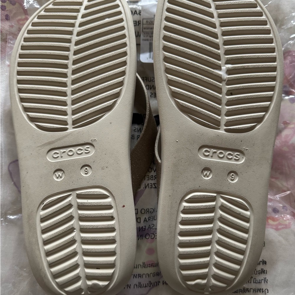 CROCS Women's Rose Gold Sandals Size 9 EUC - Picture 7 of 9